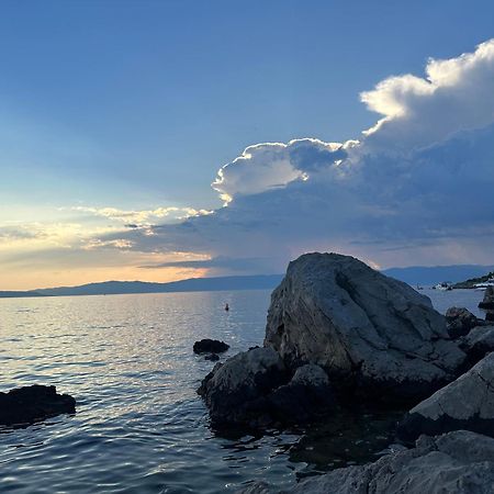 Studio Apartman Magdalena Daire Omišalj Dış mekan fotoğraf