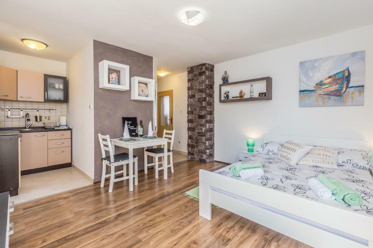 Studio Apartman Magdalena Daire Omišalj Dış mekan fotoğraf